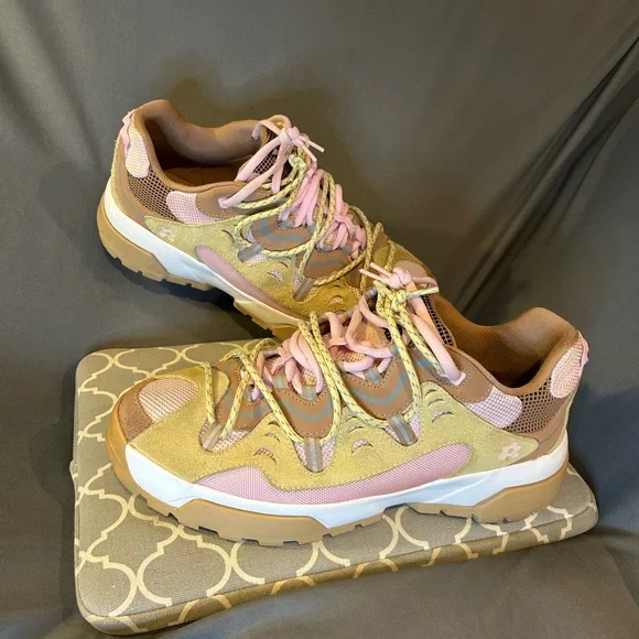 Converse Gianno X
Golf le Fleur “Parfait Pink” (GREAT CONDITION) - Picture 8 of 14